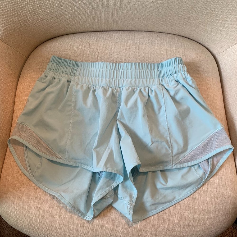 Lululemon Hotty Hot Short 2.5